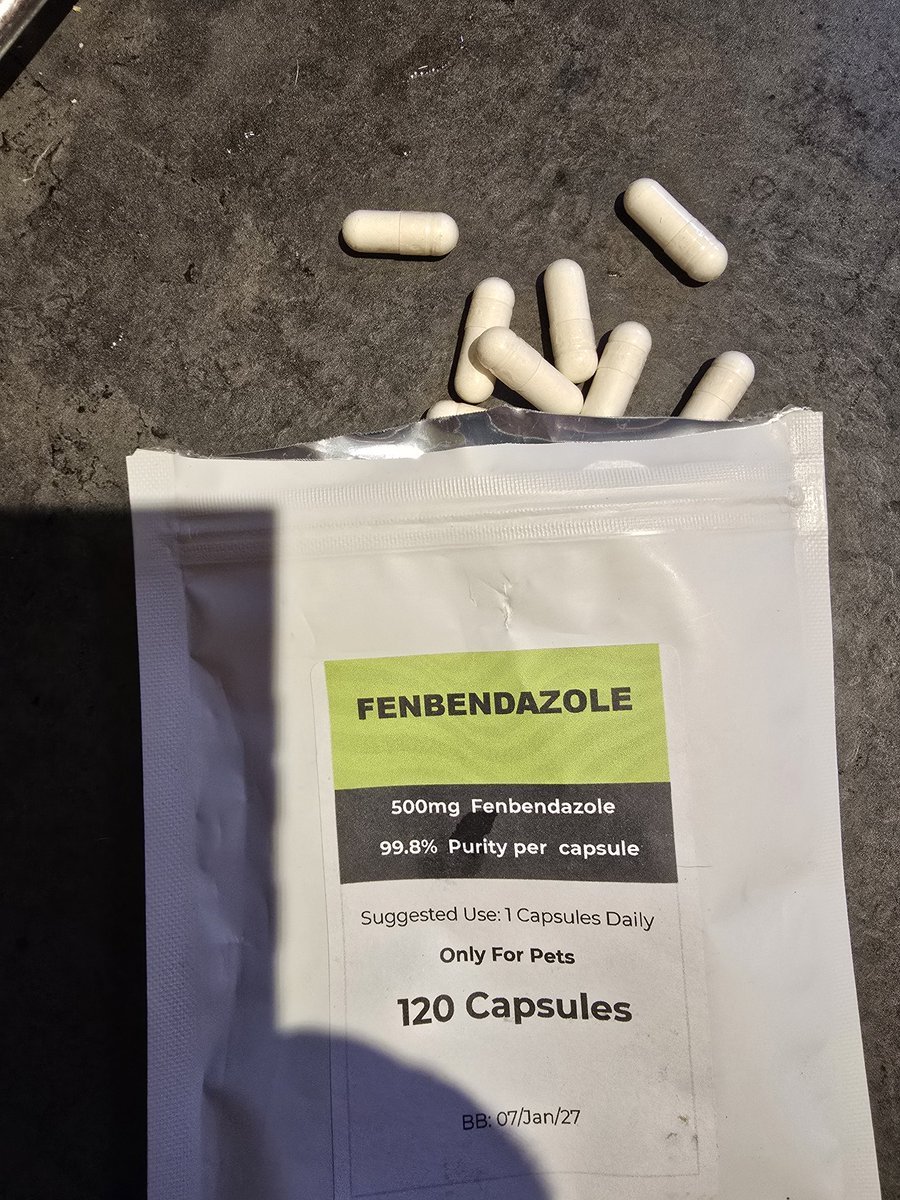 Dog worming tonight for 9 dogs. At least Fenben has got cheaper online since Covid😉