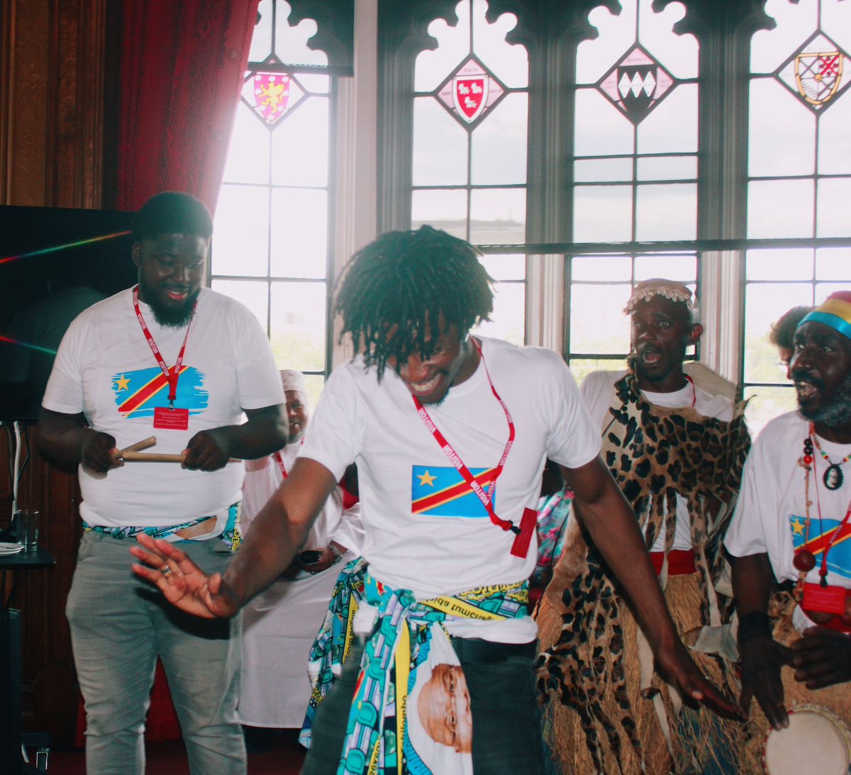 Mbonda Kamikaze, un groupe folklorique congolais à Londres célébrant la Journée Mondiale du Swahili au Parlement Britannique.  Sema Jambo! <a href="/DRCinUK/">Ambassade de la Rep. Dém. du Congo à Londres🇨🇩</a> <a href="/RDC_Minafet/">RDC • Affaires Etrangères 🇨🇩</a> <a href="/KiyanaWraps/">Kiyana Wraps</a>