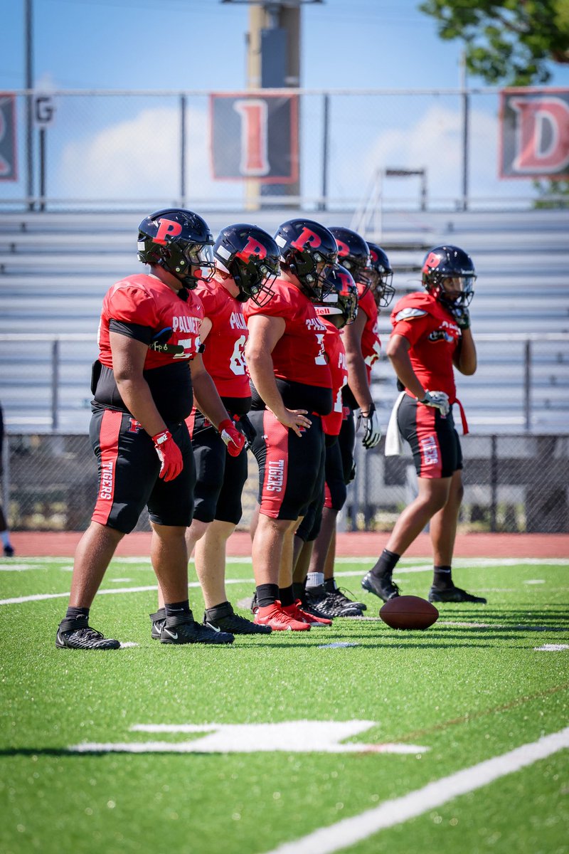 Palmetto Football (@palmettofball) on Twitter photo ๐ป๐ถ๐ผ๐ฎ๐ฏ๐ต๐ฌ๐บ๐บ (n): Physical or emotional strength that allows someone to endure strain or hardship
#ForTheFamily
#TigerPride | #OneTownOneTeam ๐ป๐ถ๐ผ๐ฎ๐ฏ๐ต๐ฌ๐บ๐บ (n): Physical or emotional strength that allows someone to endure strain or hardship
#ForTheFamily
#TigerPride | #OneTownOneTeam