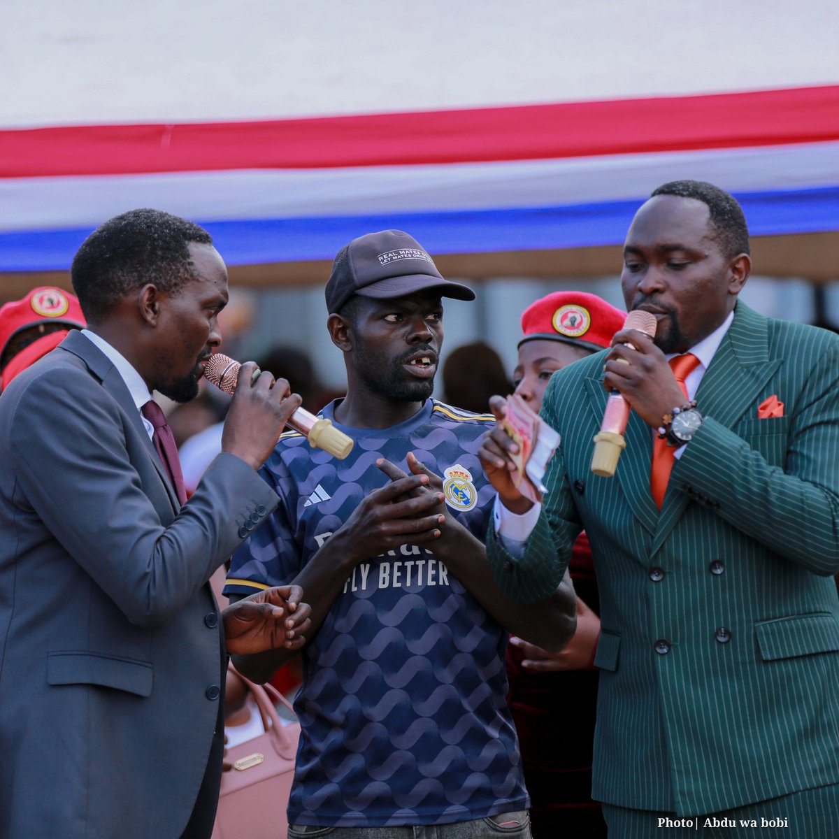 ABDU WA BOBI (@musiimeabdu1) on Twitter photo Newoba ofaa Otya tosobola kubasimatukka ๐๐ ela omugezi olina kukiliza mangu nti owanguddwa ๐๐
<a href="/HEBobiwine/">BOBI WINE</a>, <a href="/DavidLRubongoya/">David Lewis Rubongoya</a> <a href="/AMufumbiro/">Alex Waiswa Mufumbiro</a> Newoba ofaa Otya tosobola kubasimatukka ๐๐ ela omugezi olina kukiliza mangu nti owanguddwa ๐๐
<a href="/HEBobiwine/">BOBI WINE</a>, <a href="/DavidLRubongoya/">David Lewis Rubongoya</a> <a href="/AMufumbiro/">Alex Waiswa Mufumbiro</a>