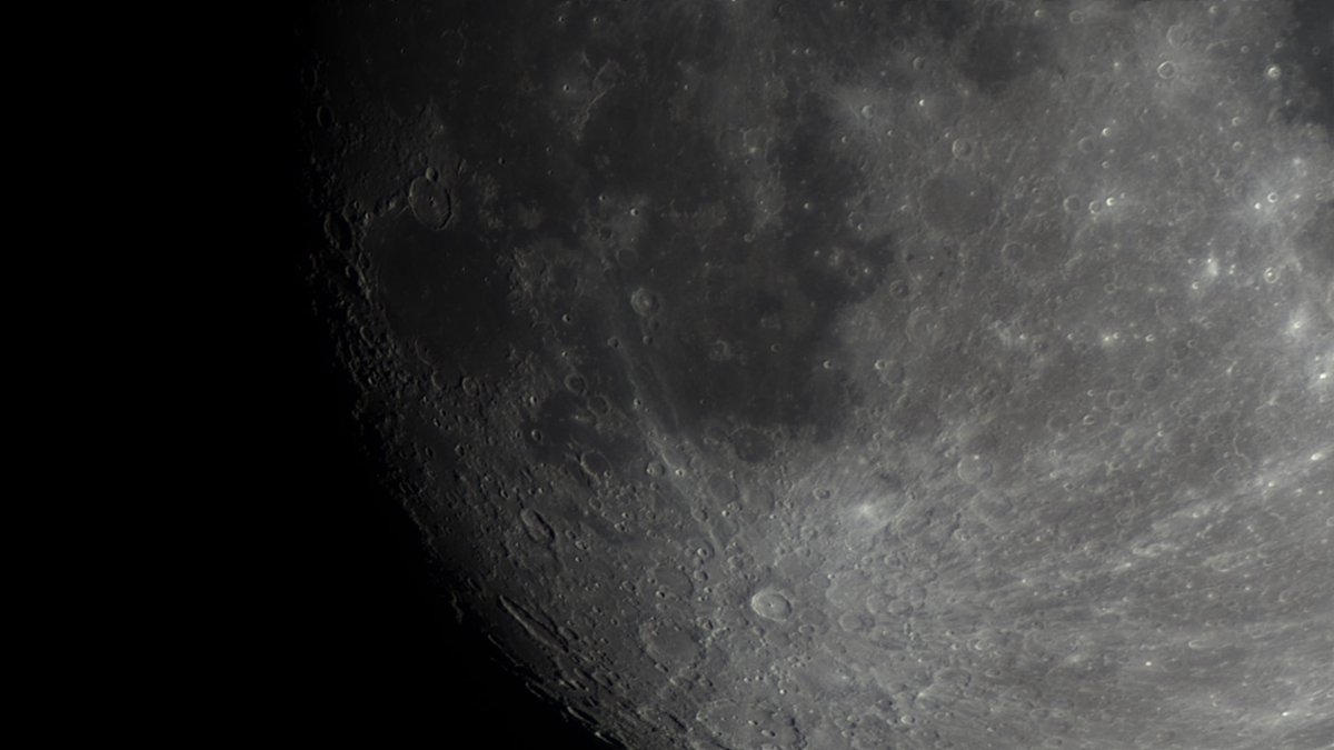 LisaBromfield's tweet image. Last night I had a play with Sharpcap’s live stacking feature…what a wonderful tool! These are straight from Sharpcap with no further edits. Equipment used was
W/O Zenithstar 71ED, QHY5iii462c, & HEQ5 mount.
#moon #astrophotography #space #spacephoto #sharpcap