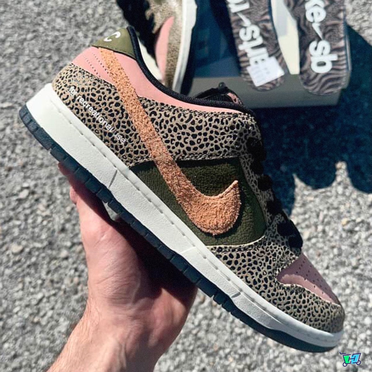 House of Carts tweet media