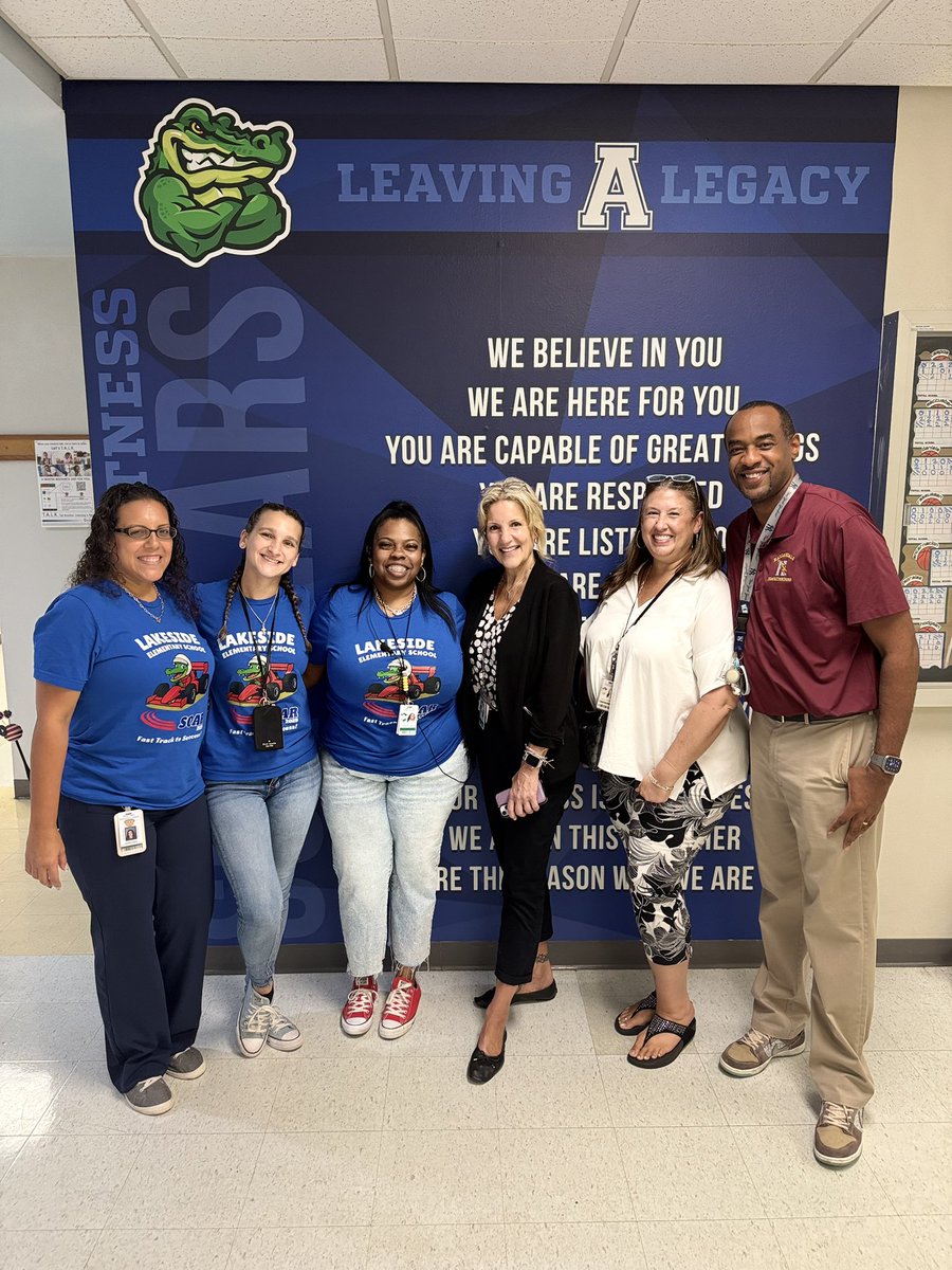 We thrive under great #leadership! A big Lakeside ES thank you to Dr. Peterson and Ms Sharon Hepburn for the surprise visit and for inspiring us to keep making an #impact. 🐊💙 #Leadership #Leaders #LakesidePride”