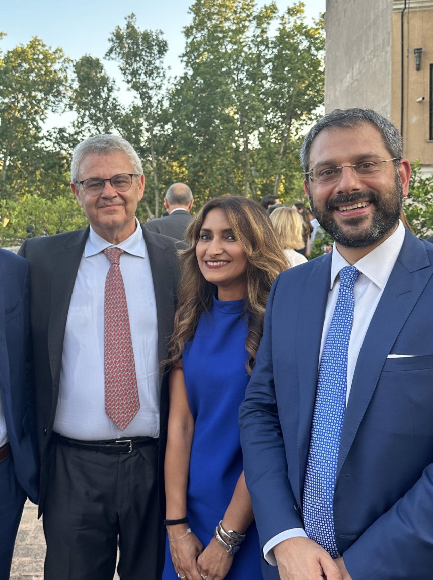 _ROCKinstitute's tweet photo. Un grand merci à Fabrizio Maria Romano, président de l’IREFI, et à Leonardo Mauretti, directeur du Centro Studi, pour leur accueil chaleureux et leur engagement lors du dîner célébrant les 10 ans de l’IREFI - Institut pour les Relations Economiques France-Italie.

Le R.O.C.K. INSTITUTE a eu l’honneur d’y être représenté par son président d’honneur Angelo Tofalo CEO AT Agency ainsi que par Btissam L. responsable de la cybersécurité au sein du comité scientifique.

Nous remercions également l’Ambassade de France en Italie pour la qualité de l’accueil et l’organisation exemplaire de cet événement.

Un moment fort de coopération stratégique et de consolidation des liens entre la France, l’Italie et les partenaires engagés.