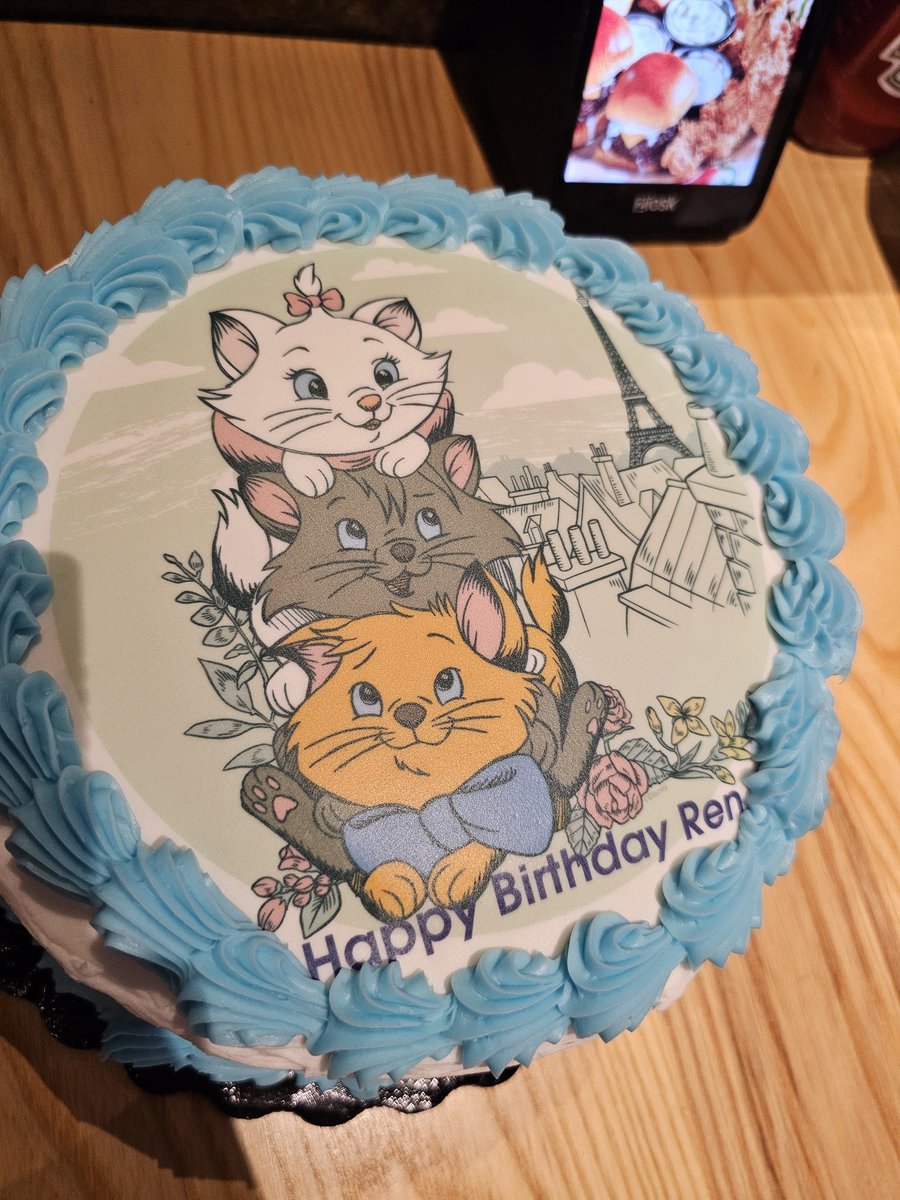 CrownsguardS's tweet photo. I made it to 31 years old guys. I'm happy https://t.co/bqN7o87rkN