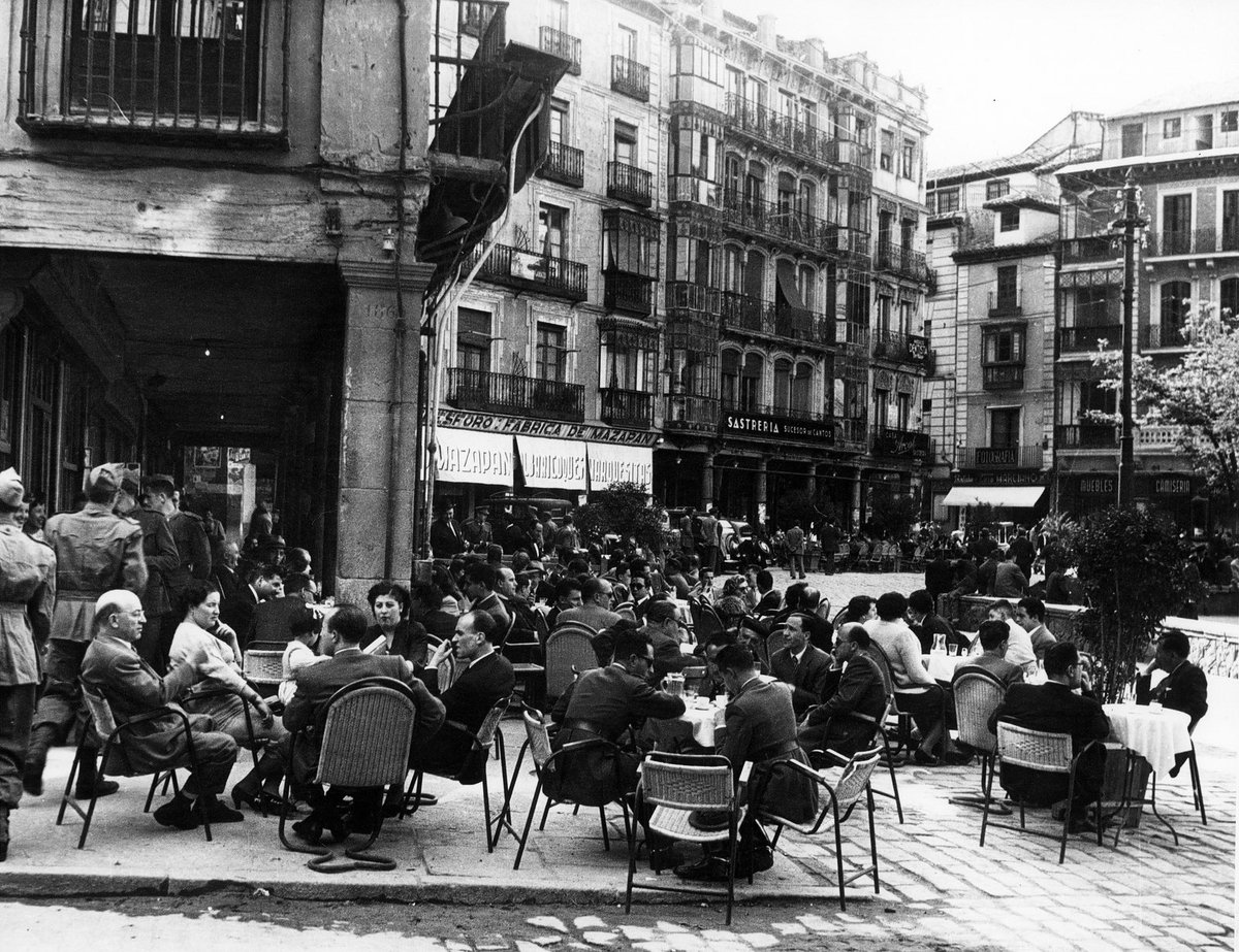 Terraza del Café Suizo en la Plaza de Zocodover en 1952. Fotografía de Erika Groth-Schmachtenberger © Universitätsbibliothek Augsburg