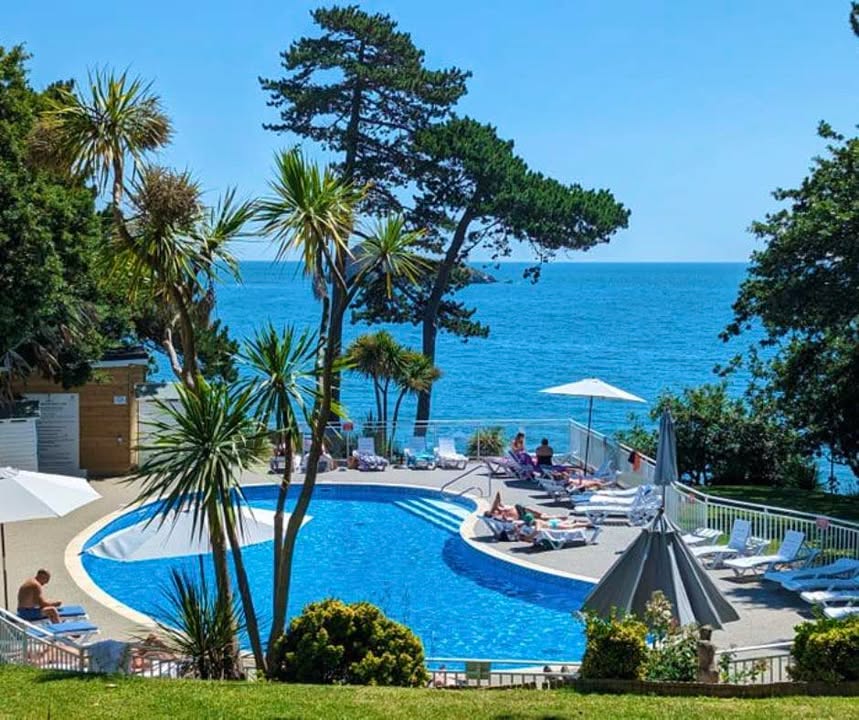 And relax....Sea views, cooling off in the pool and relaxing whilst watching the world go by. 🌴 💦 😎

Looking to book a last-minute summer getaway? englishriviera.co.uk

📸 The Osborne Hotel 
📍Meadfoot Beach, Torquay 

#summer #englishriviera #southdevon #devon
