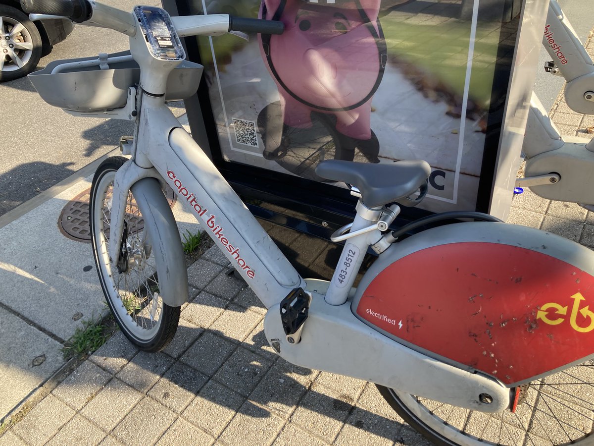 palerider318's tweet photo. @bikeshare E-bike at Georgiaa Ave/Petworth that's missing some pieces https://t.co/bqLP2bkiLU
