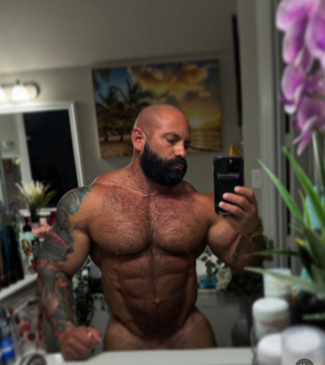 MuscledWorld's tweet image. 💪🏼 @MuscledWorld

Sam Cunado 

#Muscle #Fitness #Motivation #Gym #NoPainNoGain #ExtremeCondition #PerfectShape #bodybuilder #bodybuilding #muscles #muscleworship #ripped #shredded #flex #flexing #pose #posing #pecs #biceps #abs #quads #workout