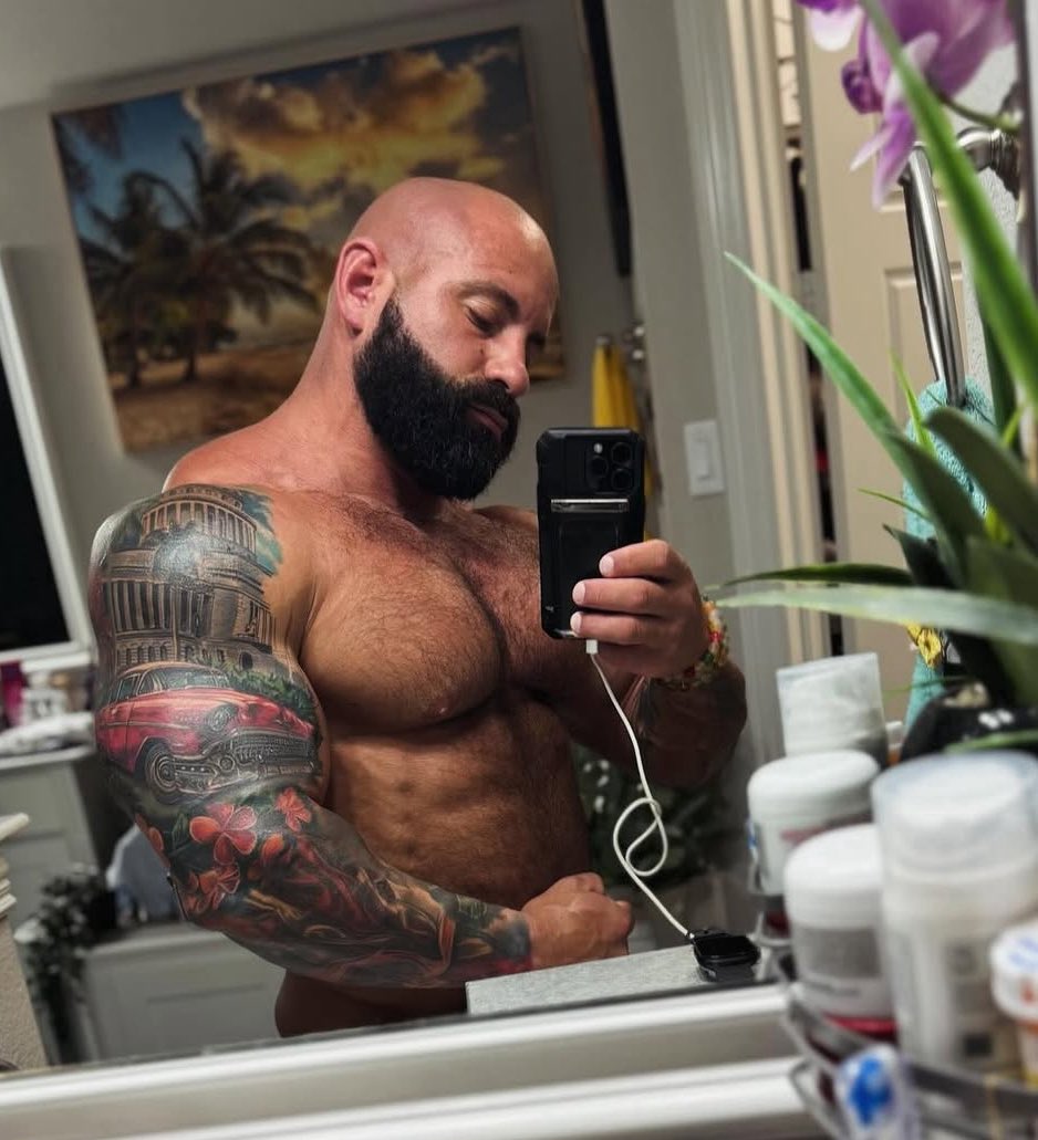 MuscledWorld's tweet image. 💪🏼 @MuscledWorld

Sam Cunado 

#Muscle #Fitness #Motivation #Gym #NoPainNoGain #ExtremeCondition #PerfectShape #bodybuilder #bodybuilding #muscles #muscleworship #ripped #shredded #flex #flexing #pose #posing #pecs #biceps #abs #quads #workout