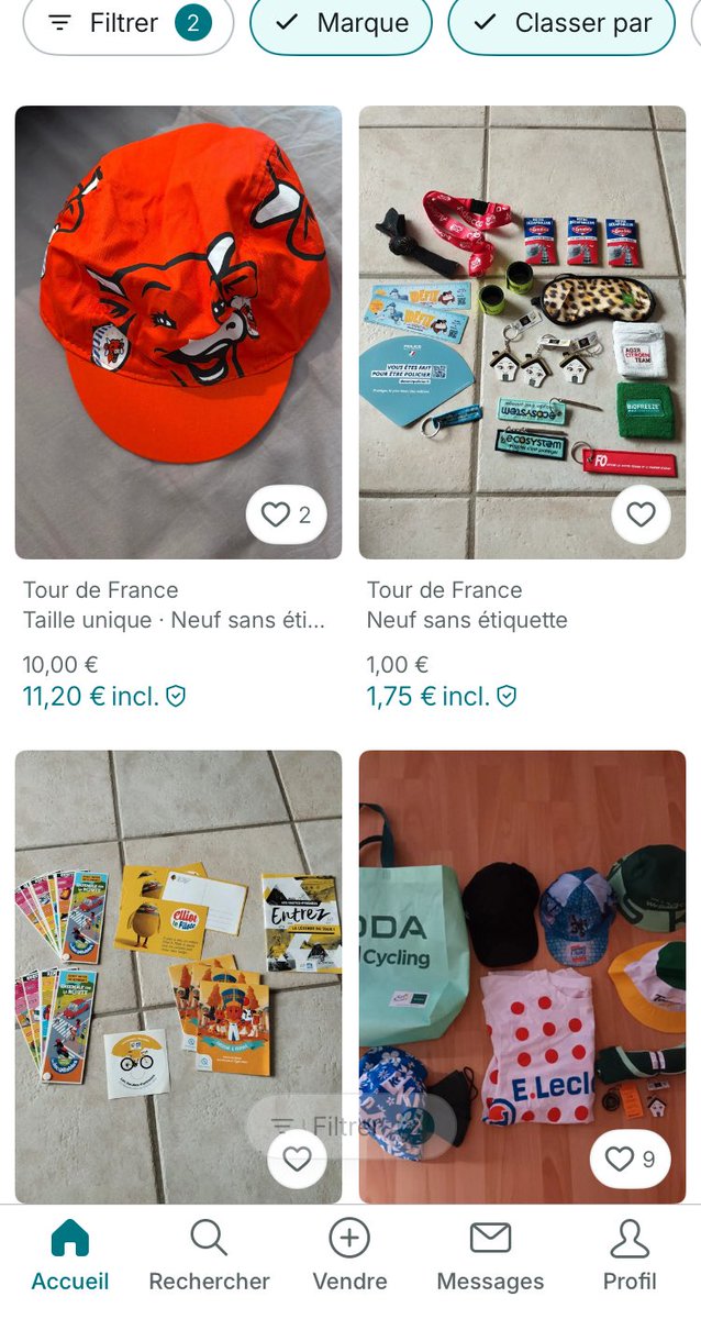 julien_web's tweet photo. Je trouve scandaleux de retrouver les goodies de la caravane publicitaire du @LeTour en vente sur Vinted. Pourquoi revendre des cadeaux ? Faites-en profiter vos proches ou votre famille qui, malheureusement, n’ont pas pu faire le déplacement sur les routes du Tour #TDF2025 https://t.co/YBqzgiG81w