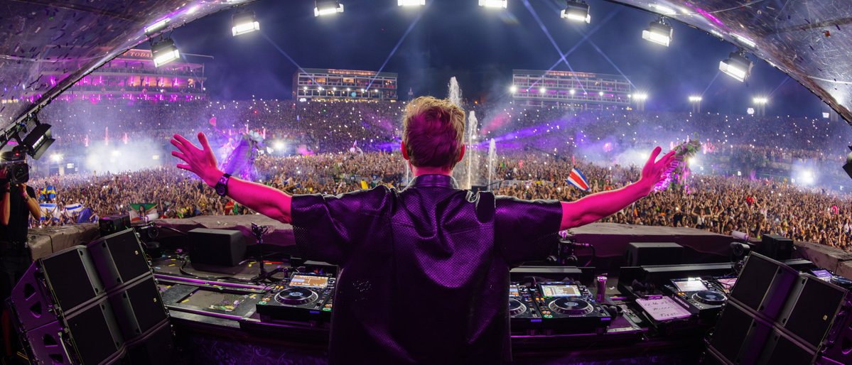 theEDMHUB's tweet photo. David Guetta turning Bonnie Tyler into a festival banger is the crossover we didn’t know we needed. 

EDM in 2025: 
🥹 Nostalgic vocals 
🕺 Soaring synths 
✅ Unlimited vibes 

Drop a 🔁 if you’re ready for "Together" to DOMINATE this summer. #EDMNews #DavidGuetta https://t.co/0ijDvkfbl0