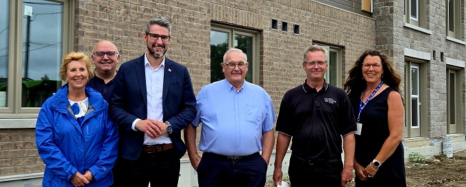 🏘️ Big news for Fenelon Falls! $1.4M in provincial funding is going to 30 affordable housing units. Mayor Elmslie, Councillors, MPP Laurie Scott &amp; PA MatthewRae were on site today to share the news.  #KawarthaLakes #BuildingFasterFund <a href="/ONgov/">Ontario Government</a> <a href="/housingON/">Ontario Housing</a> <a href="/ONmunicipal/">Ontario Municipal Affairs</a>