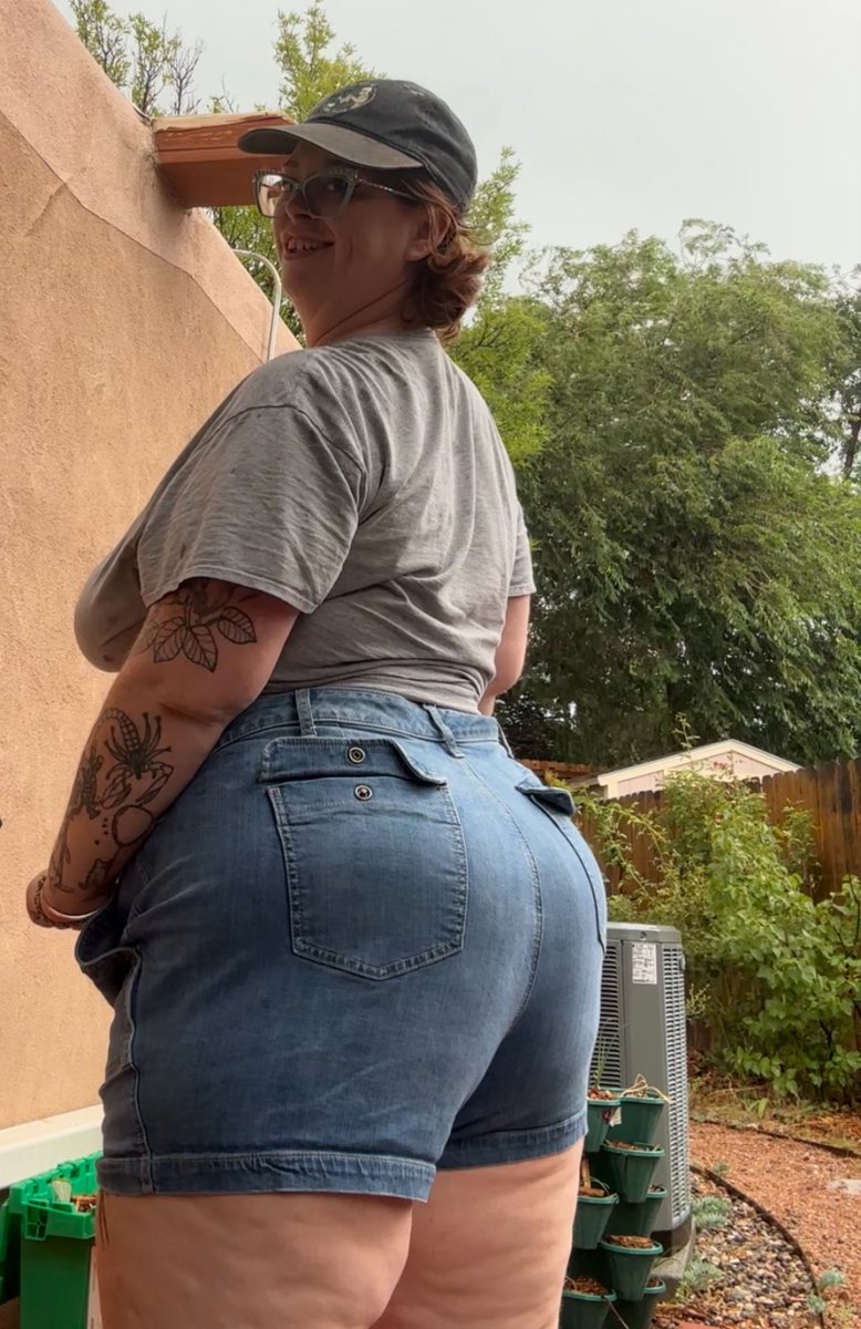 I feel so fuckable in my booty shorts