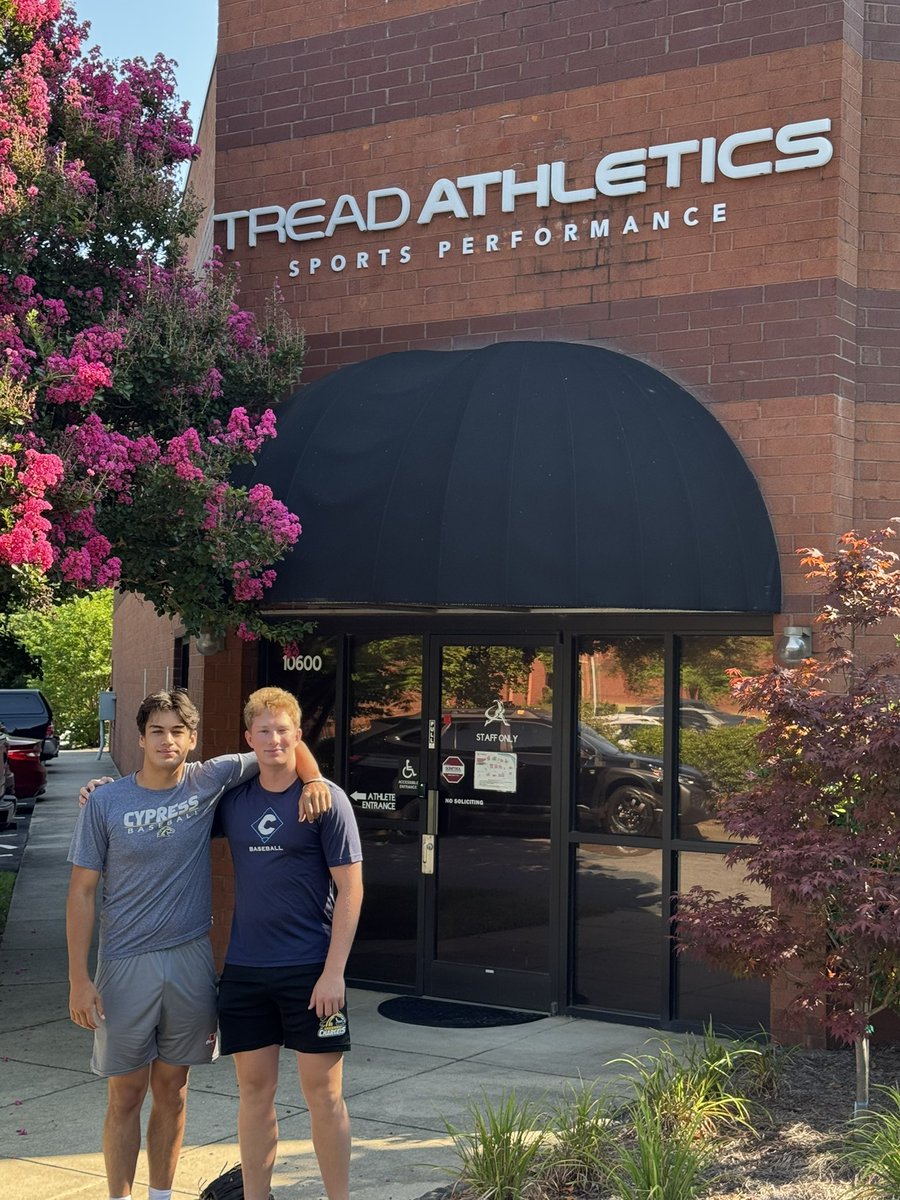 JesseLucas1997's tweet photo. @CypressColl_BSB teammates @LWobrock and Evan Martinez arrived @TreadHQ today for 2 weeks of in-house training in North Carolina. https://t.co/ja4gQKFK8J