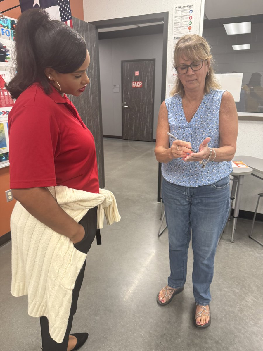 MrsHamlett501's tweet image. Presented today with @LeaLinthicum at the Primary and Elementary Math and Science Summer Conference on vocabulary and questions strategies! Our title was “Give it to them straight.” Mission accomplished! ☺️ @AldineISD @GoodmanES_AISD @WardLadon @STARS_902