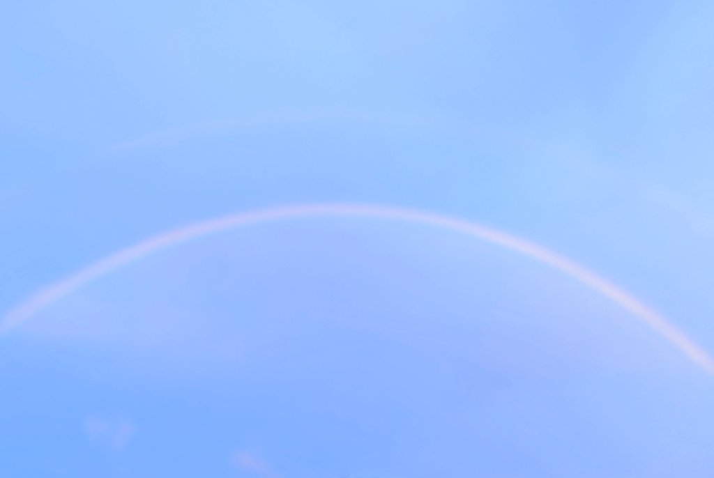 *

この世は苦で満ちている
有名な言葉です

人はそれぞれ
望む現世を生きる事は出来ません

幸より苦で満ちているのです

限られた幸を
どのように感じ決められた生を過ごすかは

個々の人間性なのです

*

#ﾏﾕﾘ