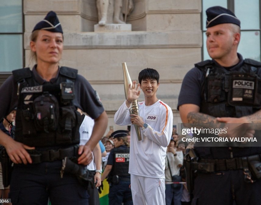 PyVsujRSjTuQ9hf's tweet photo. @billboard PRIDE OF KOREA JIN
JIN AT PARIS OLYMPICS
#JinxOlympics2024
#JIN #๋ฐฉํ์๋
๋จ์ง
#JinxOlympics
@Olympics @Olympic @Paris2024 https://t.co/JEBLapgkwS