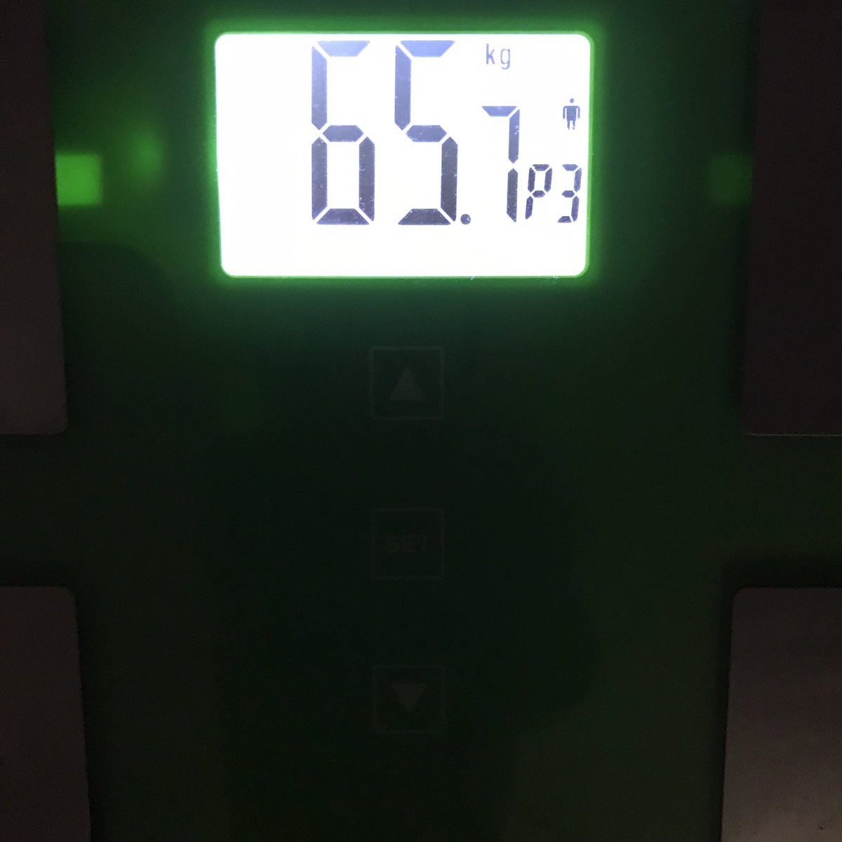 2022年5月6日PM10時00分68.6kg。
2025年7月7日AM7時00分65.7kg。
2025年7月8日AM7時05分65.7kg。
開始日より2.9kgダウン。
5日連続で体重変わらず。
4日連続でジムには行ったのだがなかなか減りませんな。
今日もジムで頑張るが、明日はお休みなので今日こそ減らしたい。
#ワイのダイエット2025