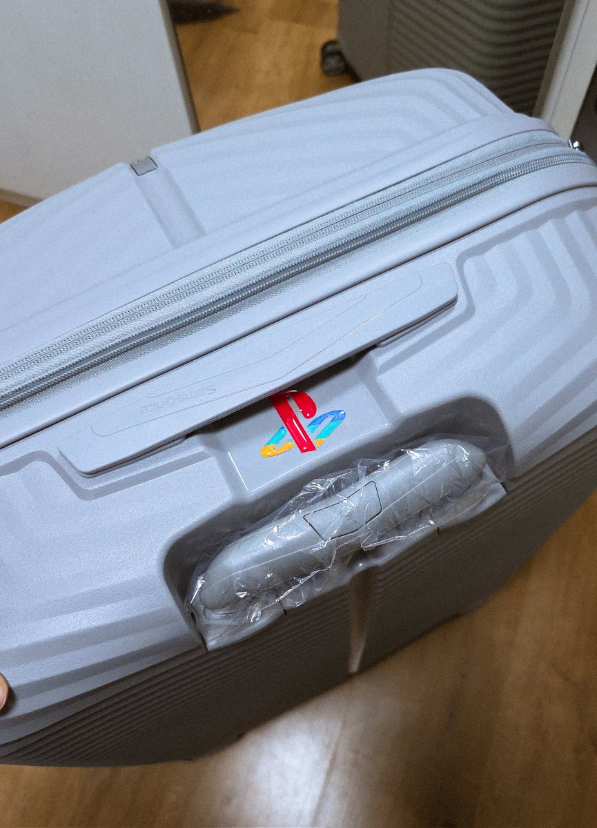Comprei uma mala da PlayStation 😎