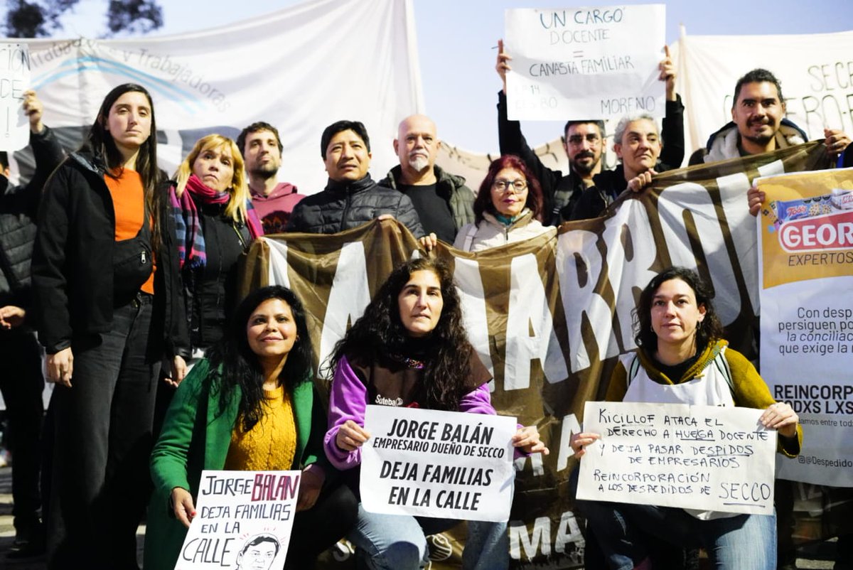 Hoy terminamos el día en autopista Buen Ayre, junto a trabajadores despedidos de SECCO. Hay trabajadores en lucha de Georgalos, EDO, Hospital Posadas, las mujeres cooperativistas de San Martín de UTEP. Así se enfrentan los ataques de los empresarios y gobiernos!