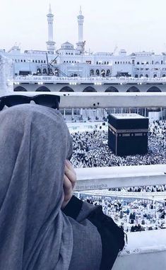 ﷽
السلام علیکم ورحمة اللہ وبركاته

اے میرے رب! مجھے توفیق بخش کہ میں تیری نعمت کا شکر اداکروں جو تو نے مجھ پر اور میرے ماں باپ پر کی اور ایسے نیک اعمال بجالاؤں جو تجھے پسند ہوں۔اور  مجھےاپنی رحمت سے اپنے نیک بندوں میں  شامل فرما آمین یارب العالمین 🤲