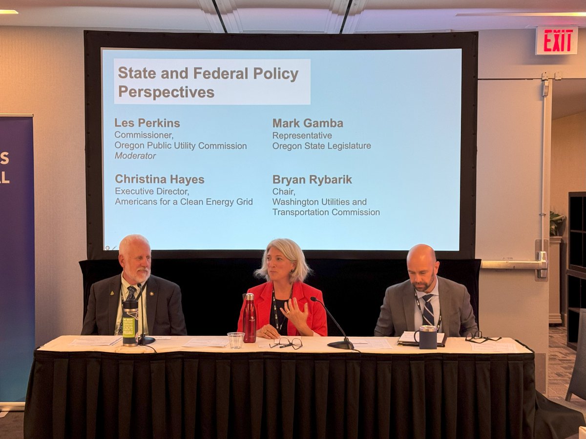 WATTCoalition's tweet image. We were honored to host the “State & Federal Policy Perspectives” panel in Portland, featuring Rep. @mark_gamba, @WAUTC's Chair Brian Rybarik, and @ce4america's Executive Director Christina Hayes on the state and federal policy landscape around transmission expansion.
#GETs