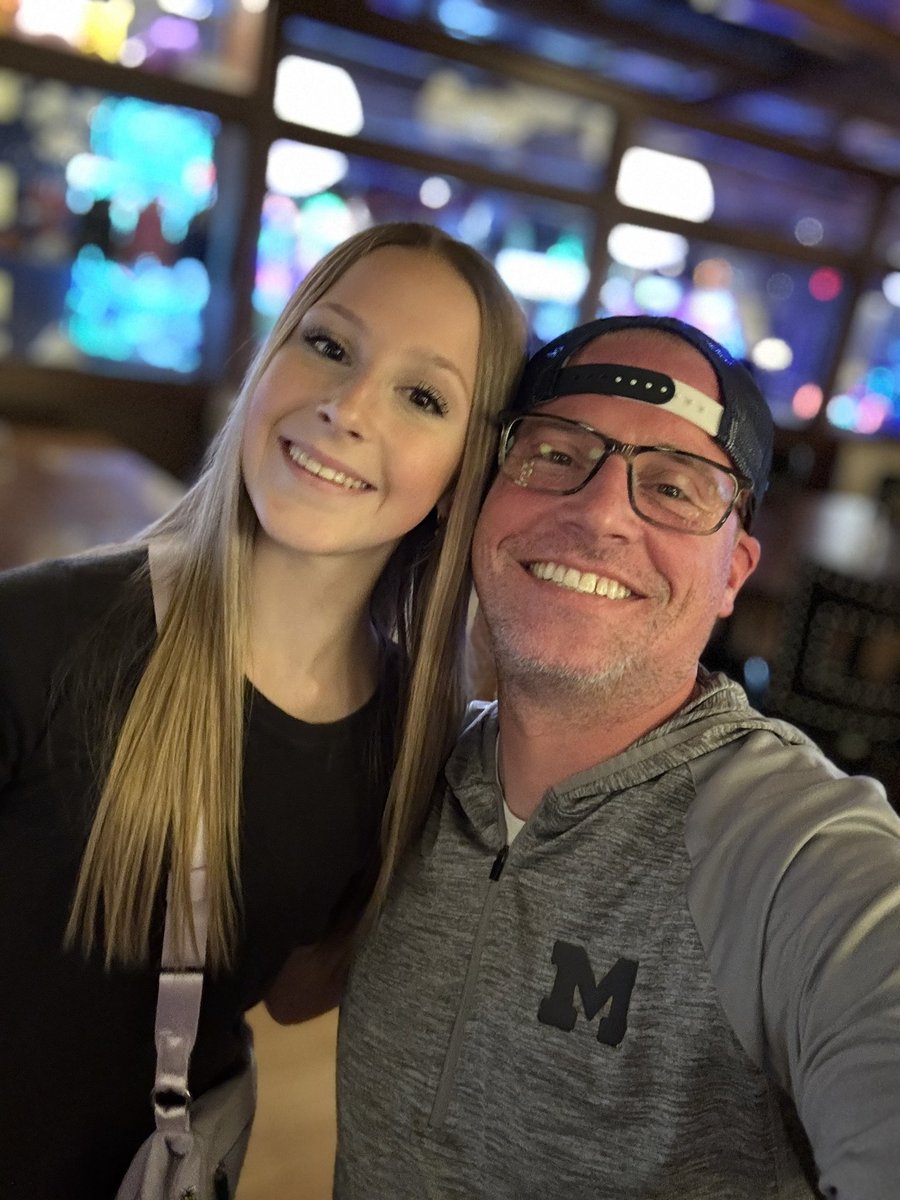 hubbardbradford's tweet image. Happy Birthday, Bryn! I don’t know how you do it all! HS dance, studio classes, competition team, crushing academics, and a busier social schedule than anyone I know. You’re kind, sweet, smart, dedicated, hardworking &amp;amp;unconditionally loving. May 14 treat you well! #HubbardSisters