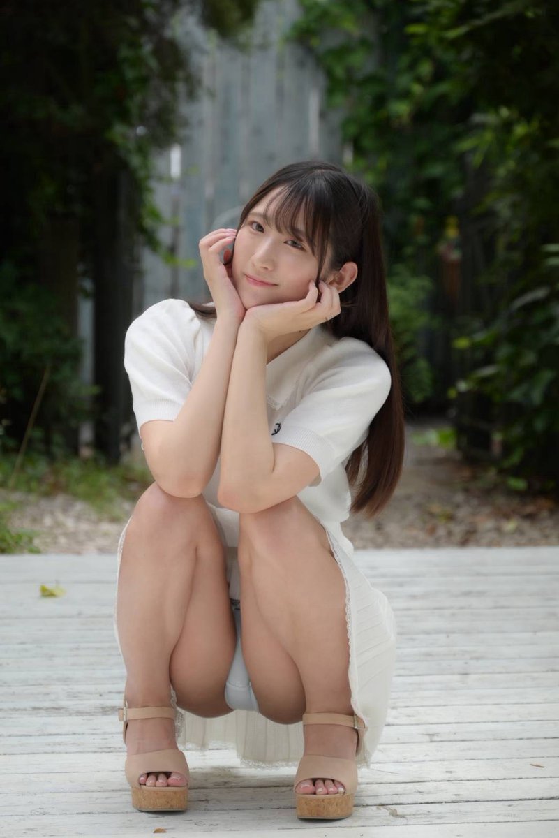 絶対領域…じゃない👀🎶 https://t.co/hmWiZ6x2YP