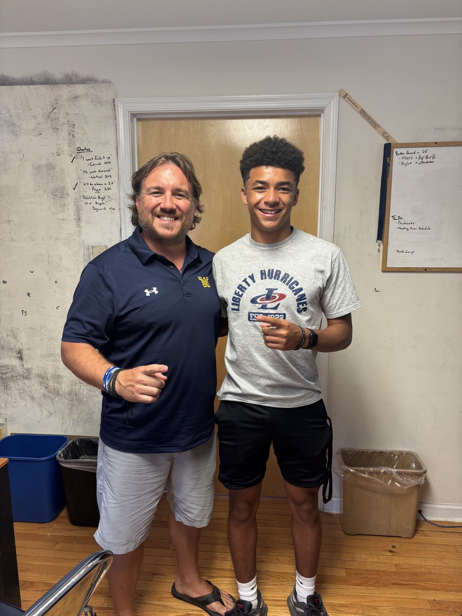 J_SerranoRoss's tweet image. Had a Great Visit today at @WilkesFootball ! Thank you @CoachBiever for inviting me to tour campus and talk ball knowledge with @Coach_Bantell ! Really looking forward coming back for a game in the fall ! #TheWilkesWay
@CoachDaignault @PAPrepsRivals @LIBERTYATHCLUB @CoachDFink