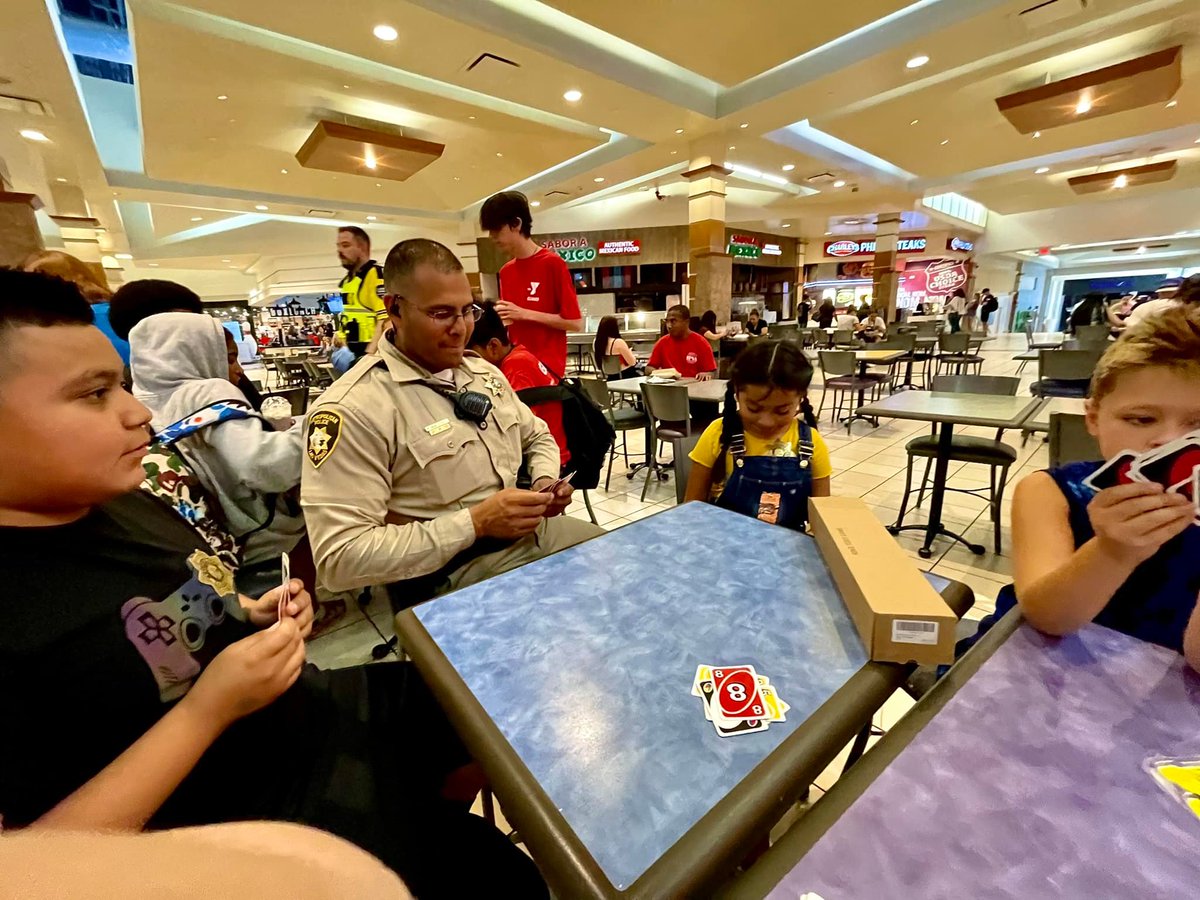 SEE YOU TOMORROW!

Temperatures are scorching this week, but you can beat the heat with LVMPD when you come Chill with a Cop! 🧊

Free snacks, games, fun, raffles, and chillin’. Bring the whole family!

📆 Tuesday, July 8
🕰️ 12pm - 2pm
📍 Meadows Mall Food Court: 4300 Meadows
