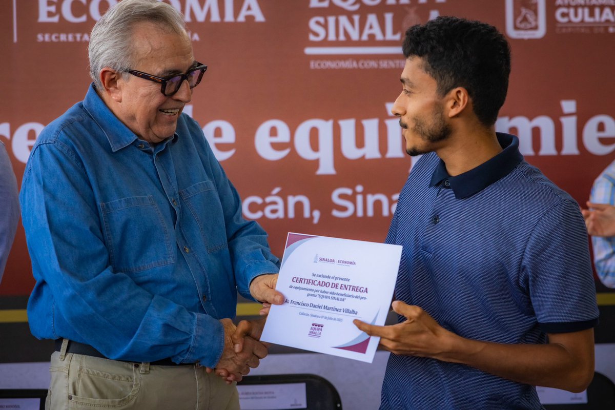 Más de 2500 sinaloenses se han beneficiado con el programa Equipa Sinaloa, con las herramientas para que sus negocios sigan creciendo, generando trabajo y ofreciendo sus productos y servicios a la comunidad. La reactivación económica y social del #PlanSinaloa empieza desde abajo: