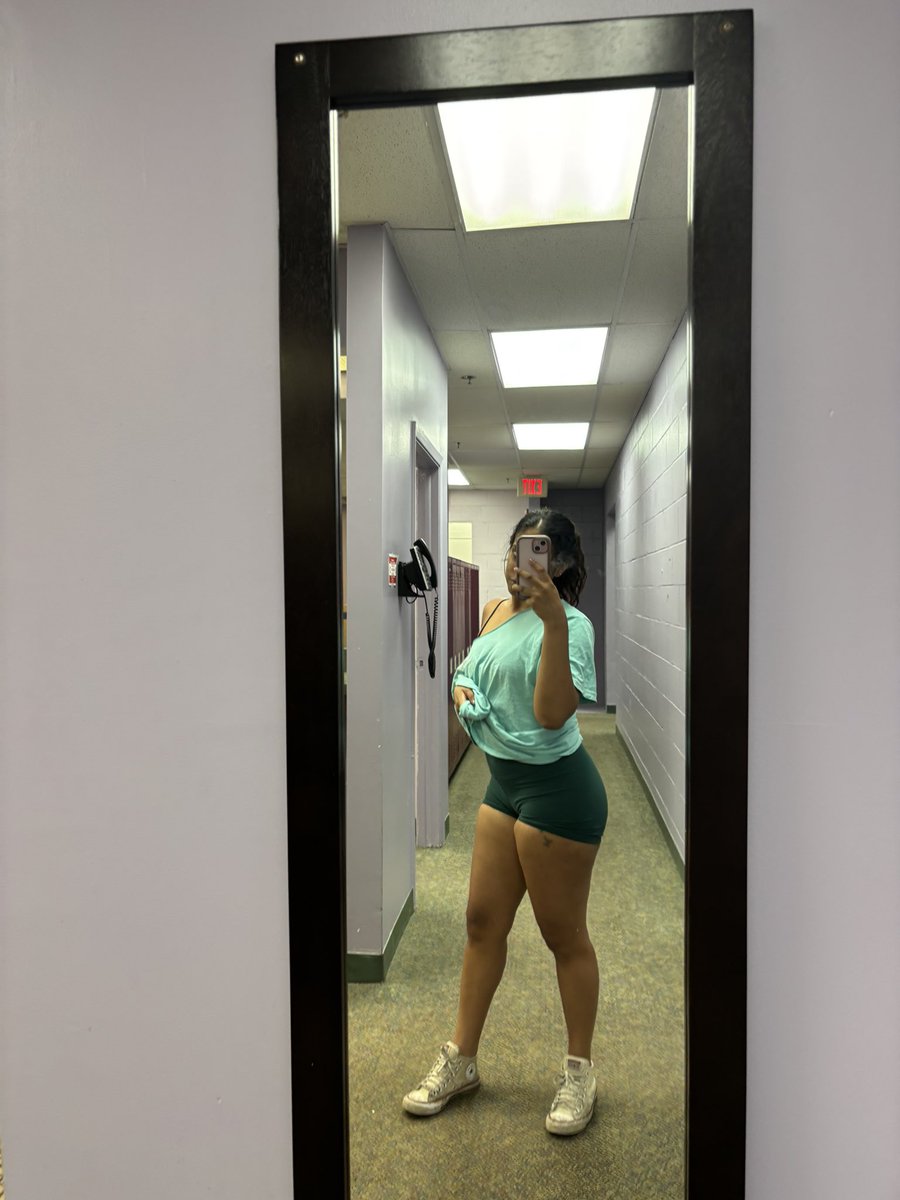 champxgnebxby's tweet photo. trying to get that female titan build ytw
#powerbuilding #gym #gymmotivation #gymgains #gymgirl #fitgirl #fit #fitness #FitnessMotivation #lowerday #glutes #legday #legworkout #legs #thighs #promotwt #gymtwt https://t.co/vupPZLgl8i