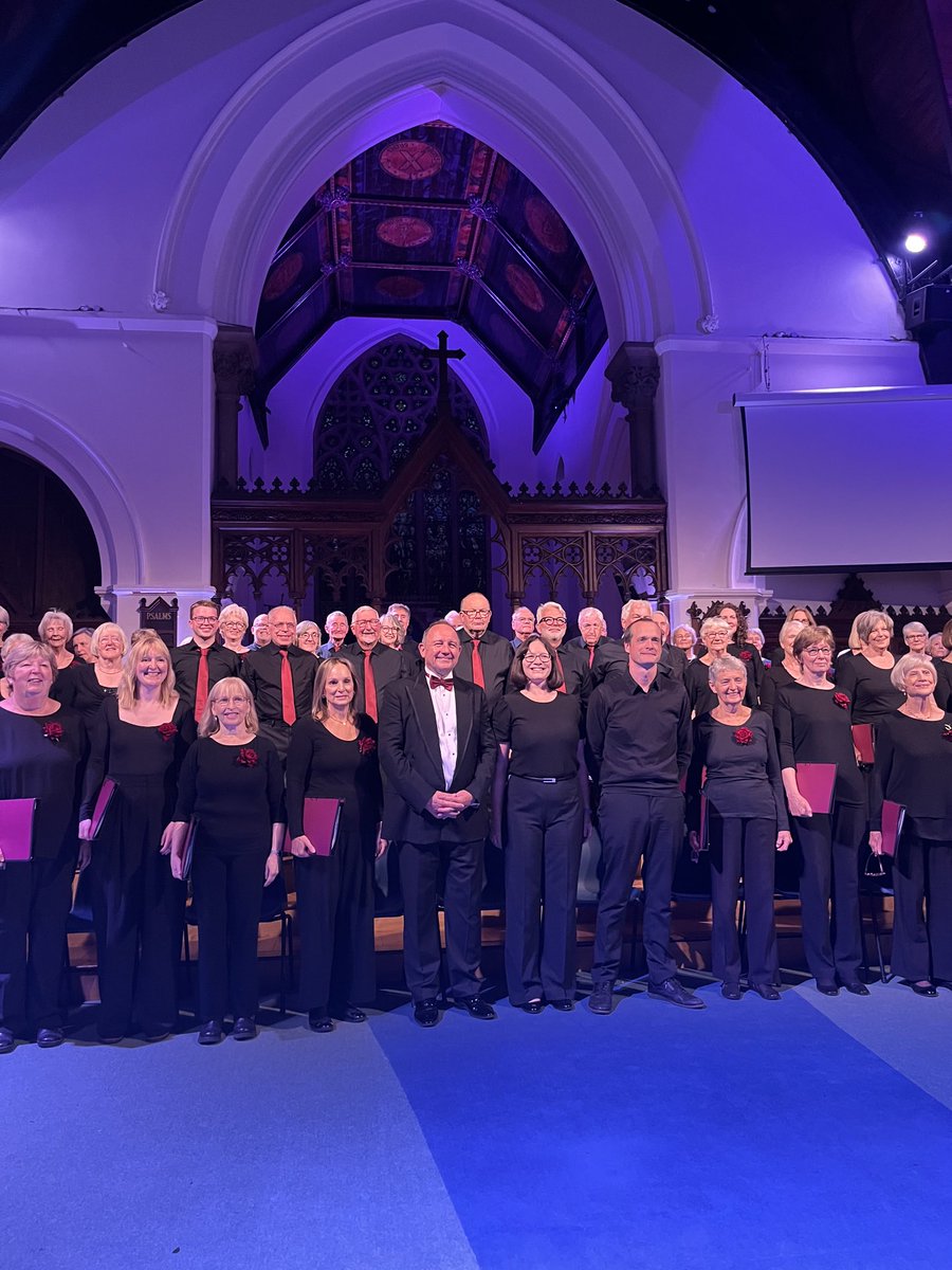 Jane_Brophy's tweet image. We had a wonderful evening at the @acs1945 - Make a Joyful Noise! -concert at St Mary’s Church, Sale. We were treated to a selection of choral gems by Rutter, Jenkins, Chilcott, Whitacre featuring Mezzo Soprano soloist @SophieClarke and @maestrostefano 🎶🎶🎶