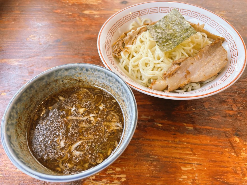 NOODLEMAN2017's tweet image. おはようございます☁☀
7:30~14:30Lo
今日から木曜日まで
各日限定10食程度で
「鶏✕魚介の濃厚つけSOBA」を
提供します!! 1200円
麺は300、400㌘同料金です!!
たまーにしか作らないスープなので
この機会にぜひ🍜
それではよろしくおねがいします
