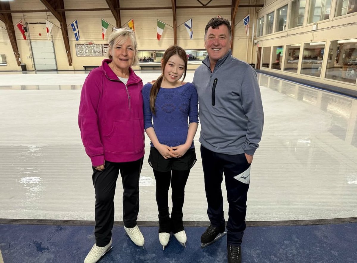 Rika Kihira with Tracy Wilson and Brian Orser at TCC 🇨🇦⛸️

#RIKAKIHIRA #紀平梨花