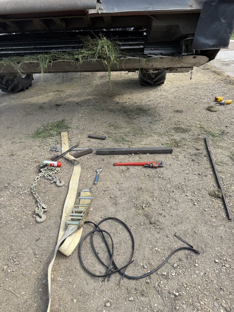 QuickDickMcDick's tweet image. Who'da thought grass could be so fkn strong, eh?
#FuckSake