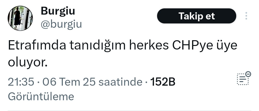 Chplilerin 1 kutu baklavayı 110 bin euroya satabildiğini duyan insanlar CHP'nin kapısında kuyruk oluşturmuş.