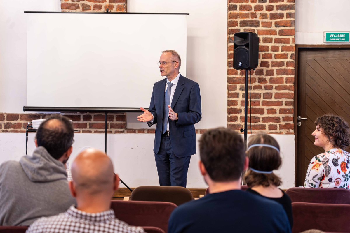Oleh_Kotsyuba's tweet image. A few more photos from the opening of this year’s Translating Ukraine Summer Institute at the #Ossolineum Institute in Wroclaw!
It feels so wonderful to be back for another iteration of this fantastic initiative! Once again we’ve gathered 20 incredibly talented and motivated…