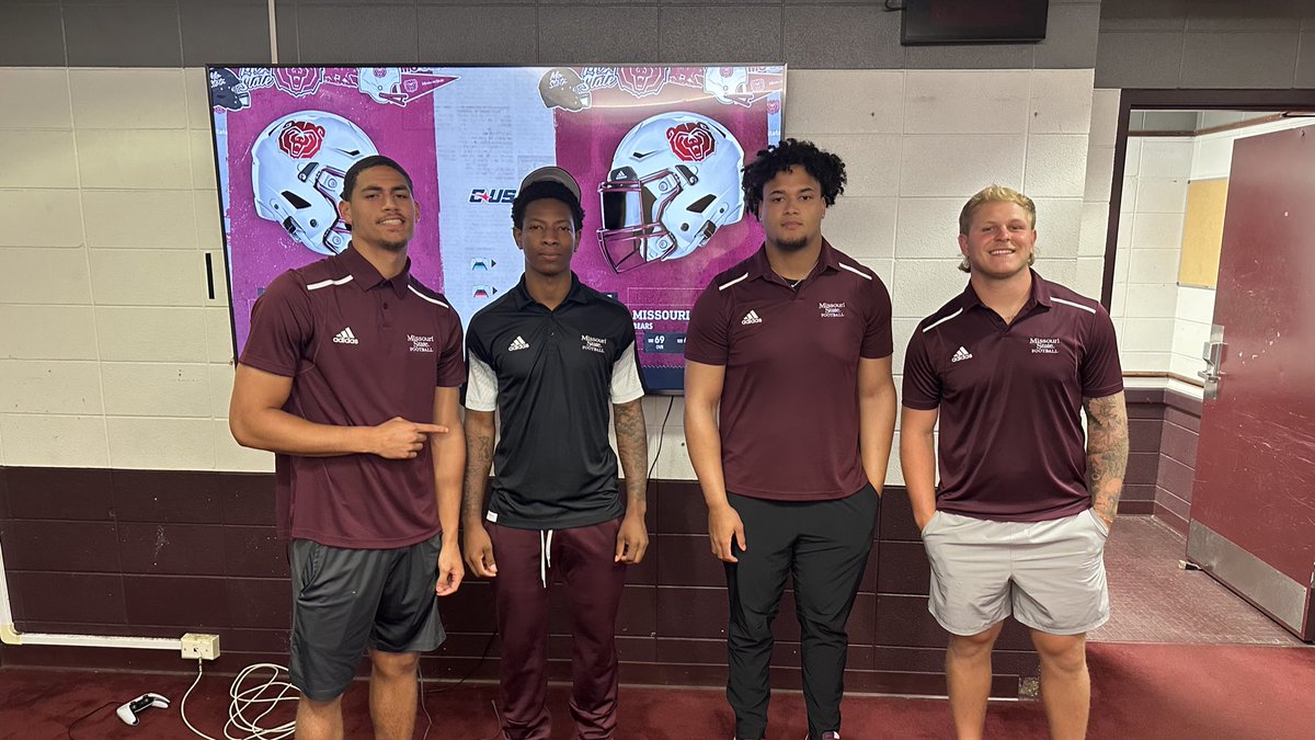 A little friendly competition 🎮🏈

Who do you think came out on top in #CFB26? 🐻

#OutHitOutHustle | #ProveIt