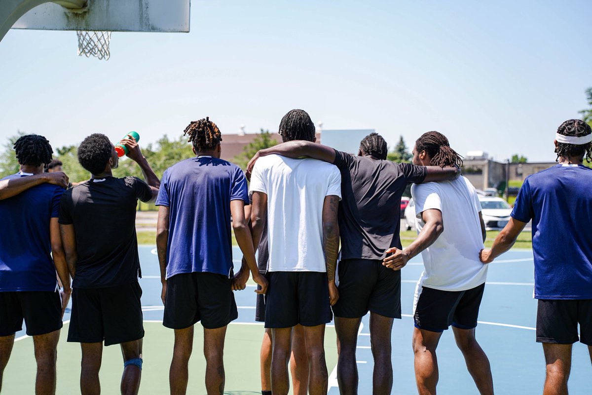 PeacocksMBB's tweet image. work b4 play ๐คง
#StrutUp ๐ฆ | #TOUGHNESS