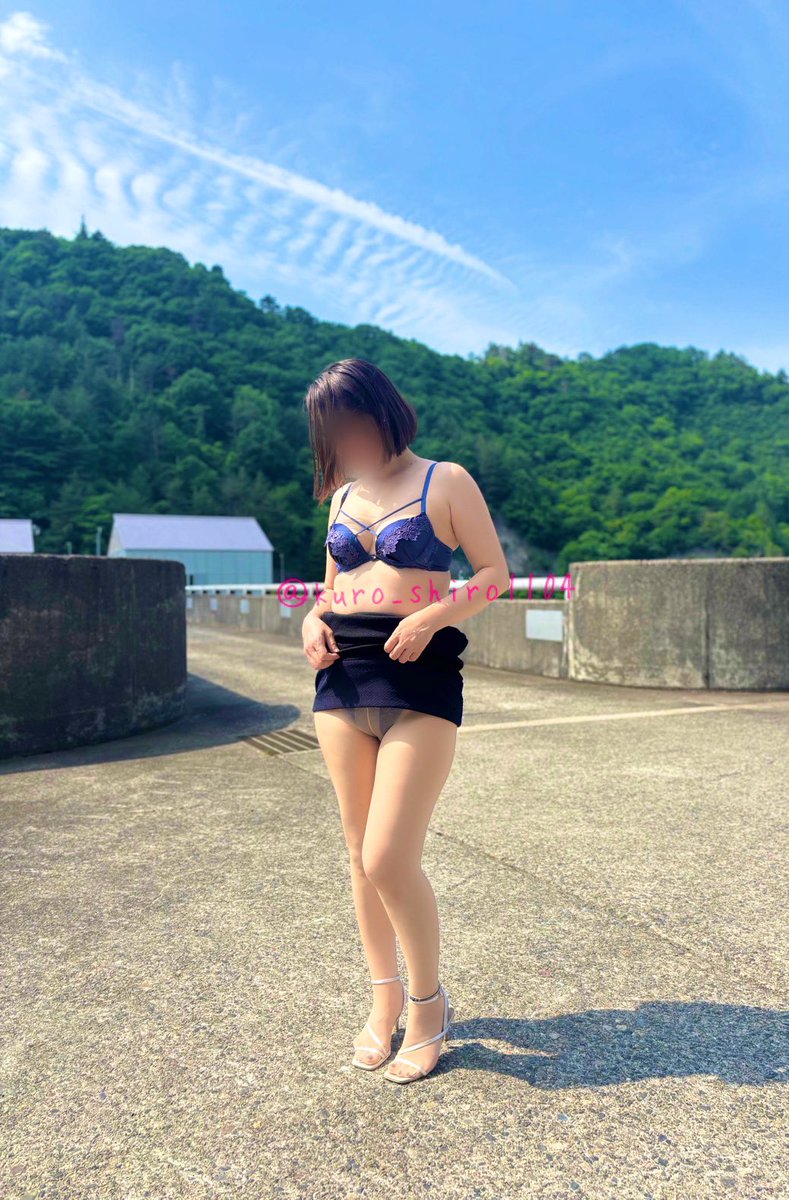 おはようございます☀️

昨日の七夕🎋 月は良く見えてたのに星はほとんど見えなかったな…🥺

今年の夏も彼と色んな所に行って楽しみたいな😆💕

今日も朝から暑いけど 楽しんでいきましょ〜♡