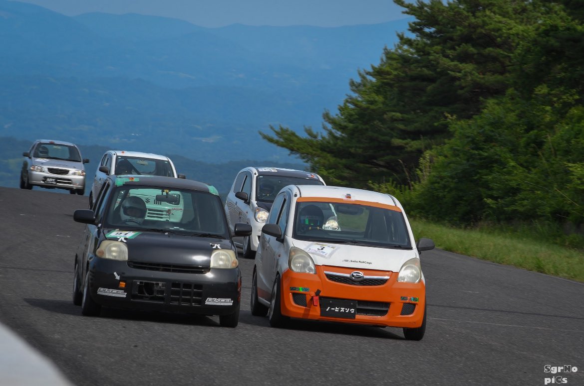 masanen2000's tweet photo. 【東北660選手権】
Rd.2エビス東
FP:9位
予選:7位
決勝:6位
2年ぶりの3クラスということで、まずはタイヤとマシンの習熟から。
セッションごとにタイムを上げ、決勝はスタートで2pos🆙
最後は抜かれたものの#91のドライバーさんと数周に渡るバトルは、クリーンで楽しかったです♪
#PowerCluster https://t.co/hwX9Y5Qv8y