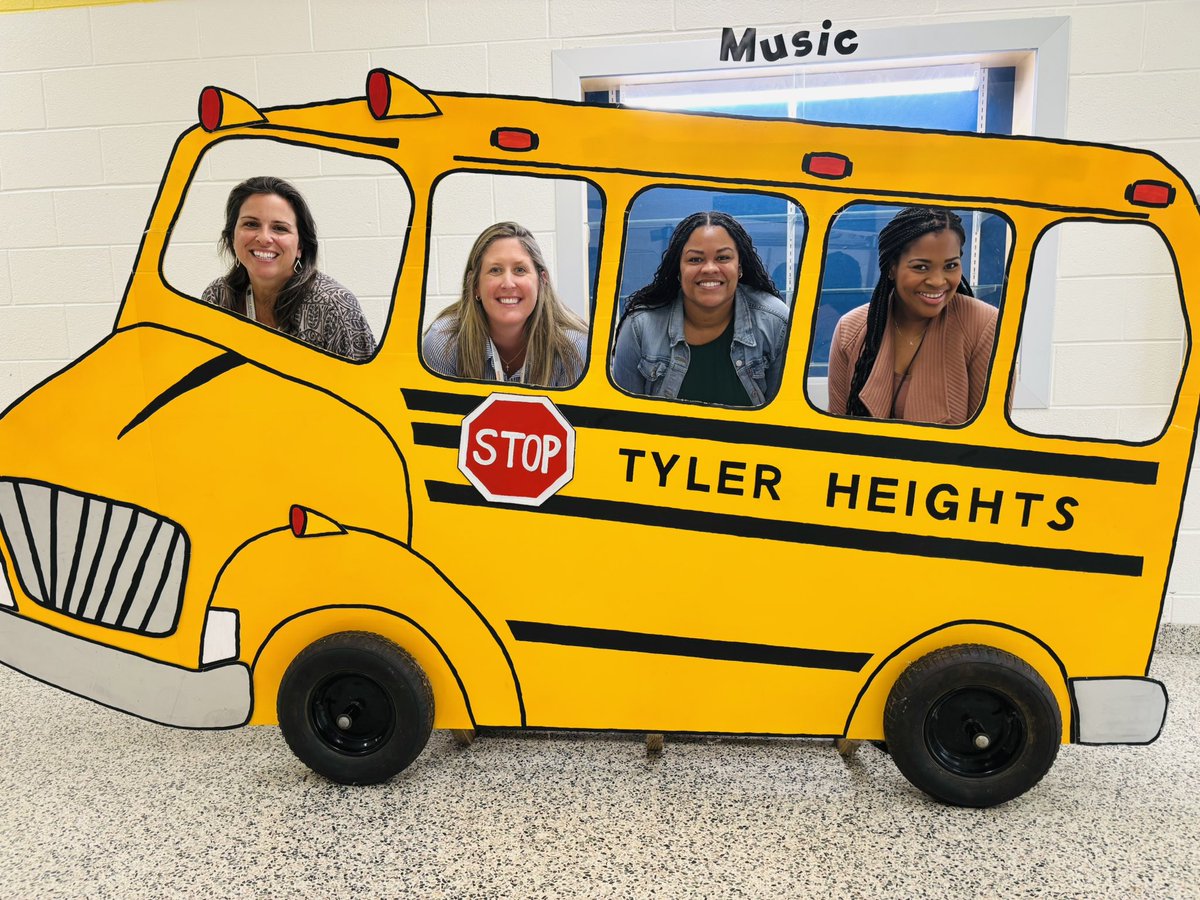 The Dual Language bus stopped to pick up new passengers in <a href="/AACountySchools/">AACPS</a> 
Tyler Heights and Maryland City are on the bus!! #AACPSAdelante Excited for this journey! #BelongGrowSucceed #TeamTyler <a href="/AACPSSupt/">AACPSSupt</a> <a href="/MDCityAACPS/">MDCityAACPS</a>