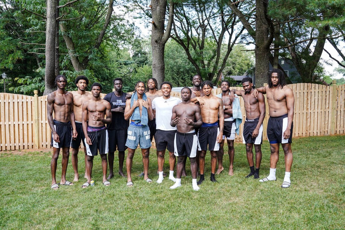 PeacocksMBB's tweet image. Bonding on and off the court ๐ค
#StrutUp ๐ฆ | #TOUGHNESS