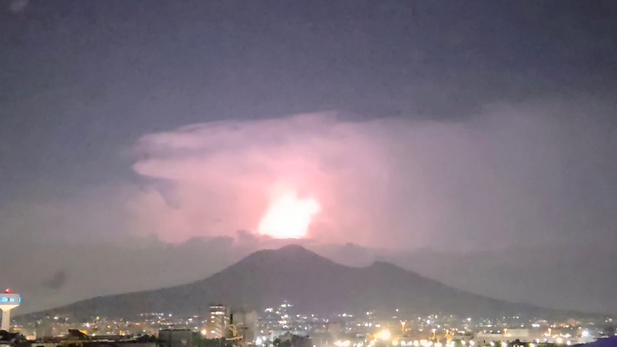 Vesuvio... elettrico ⚡ night✨