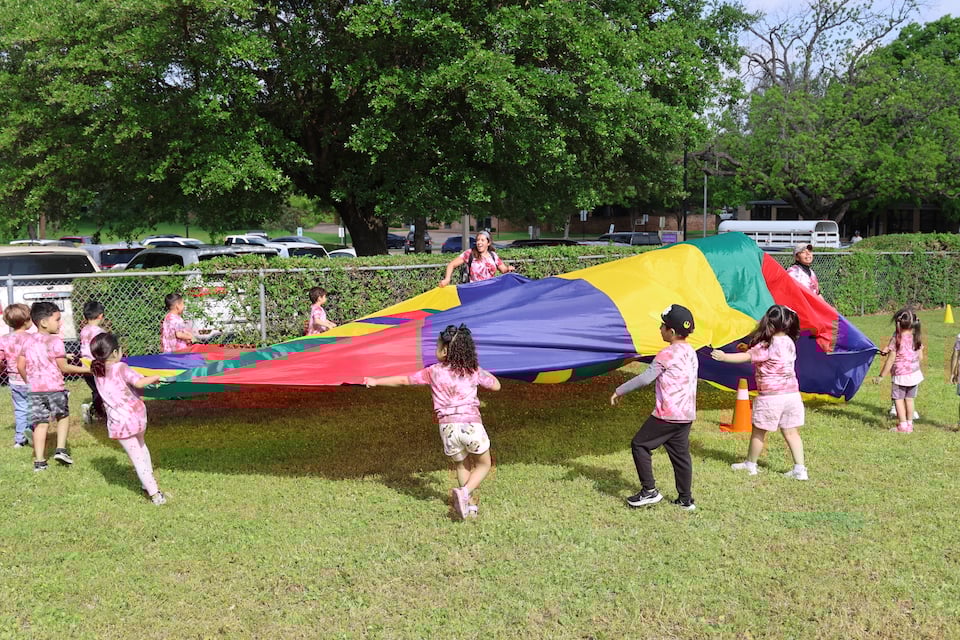 ArlingtonISD's tweet image. Kooken Educational Center now offers new hours for afternoon pre-K 3! 🐨

Give your little learner a strong start with hands-on fun, social growth &amp;amp; a Koala family feel.

Learn more: aisd.net/district-news/….