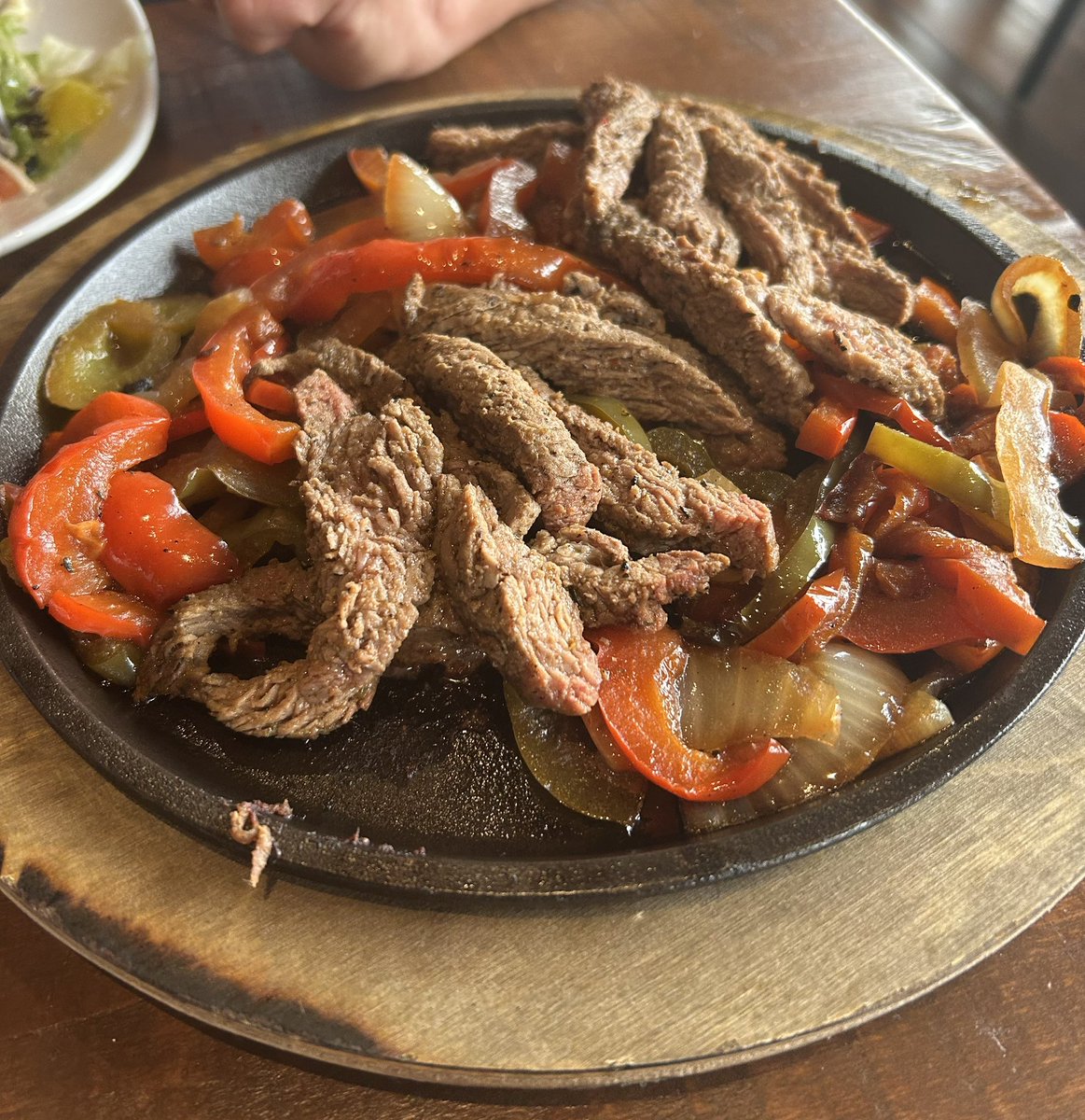 My daughter and I are splitting an order of steak fajitas!
And we are both having old fashioneds.
Guess I brought her up right! ❤️🙂🎶🥃