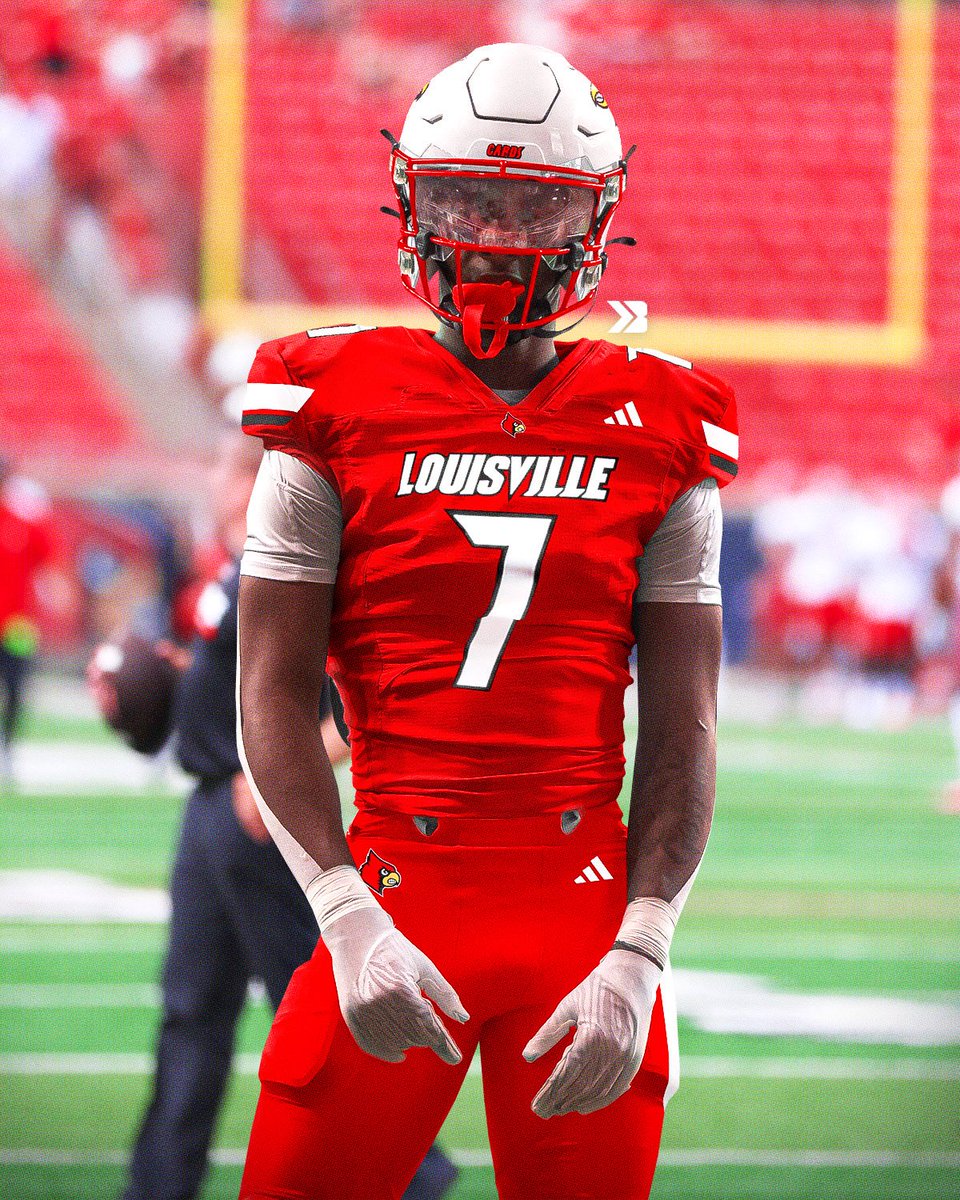 𝘽𝙍𝙀𝘼𝙆𝙄𝙉𝙂: 4⭐️ Jayden McGregory has committed to Louisville #GoCards 🔥

The Valley ATH picked the Cardinals over Minnesota and Missouri.

#iahsfb