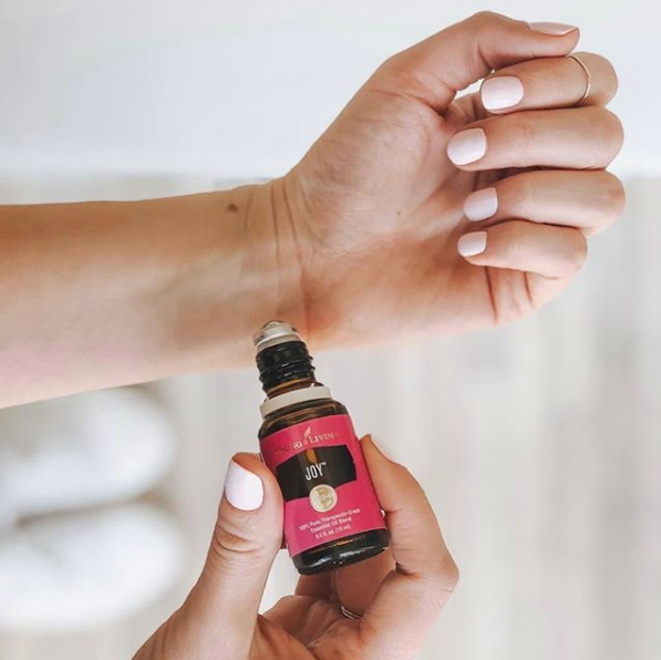 Healthierthymes's tweet photo. Make Joy essential oil blend your go-to perfume. With a combination of floral and citrus essential oils, including Ylang Ylang, Geranium, Jasmine, Palmarosa, Rose, Bergamot, Lemon, and Tangerine, this sweet scent is a wearable winner. https://t.co/P4hYeRKxPp